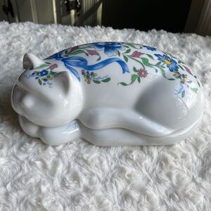 ELIZABETH ARDEN~VINTAGE CAT CONTAINER~SWEET PORCELAIN DISH~JAPAN~1970’s~NICE~BR​